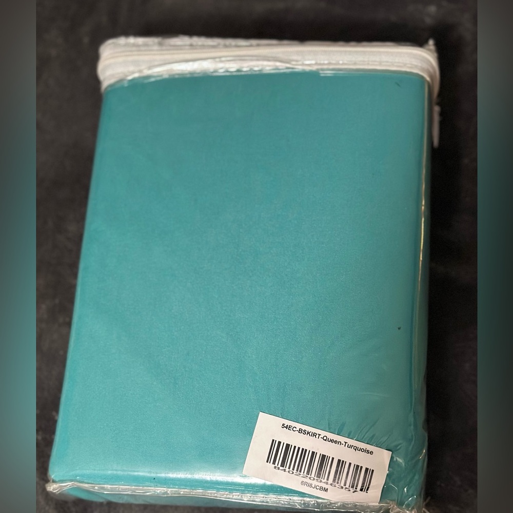 2/$30 QUEEN SIZE BEDSKIRT colour TURQUOISE - BRAND NEW still in zippered pouch!